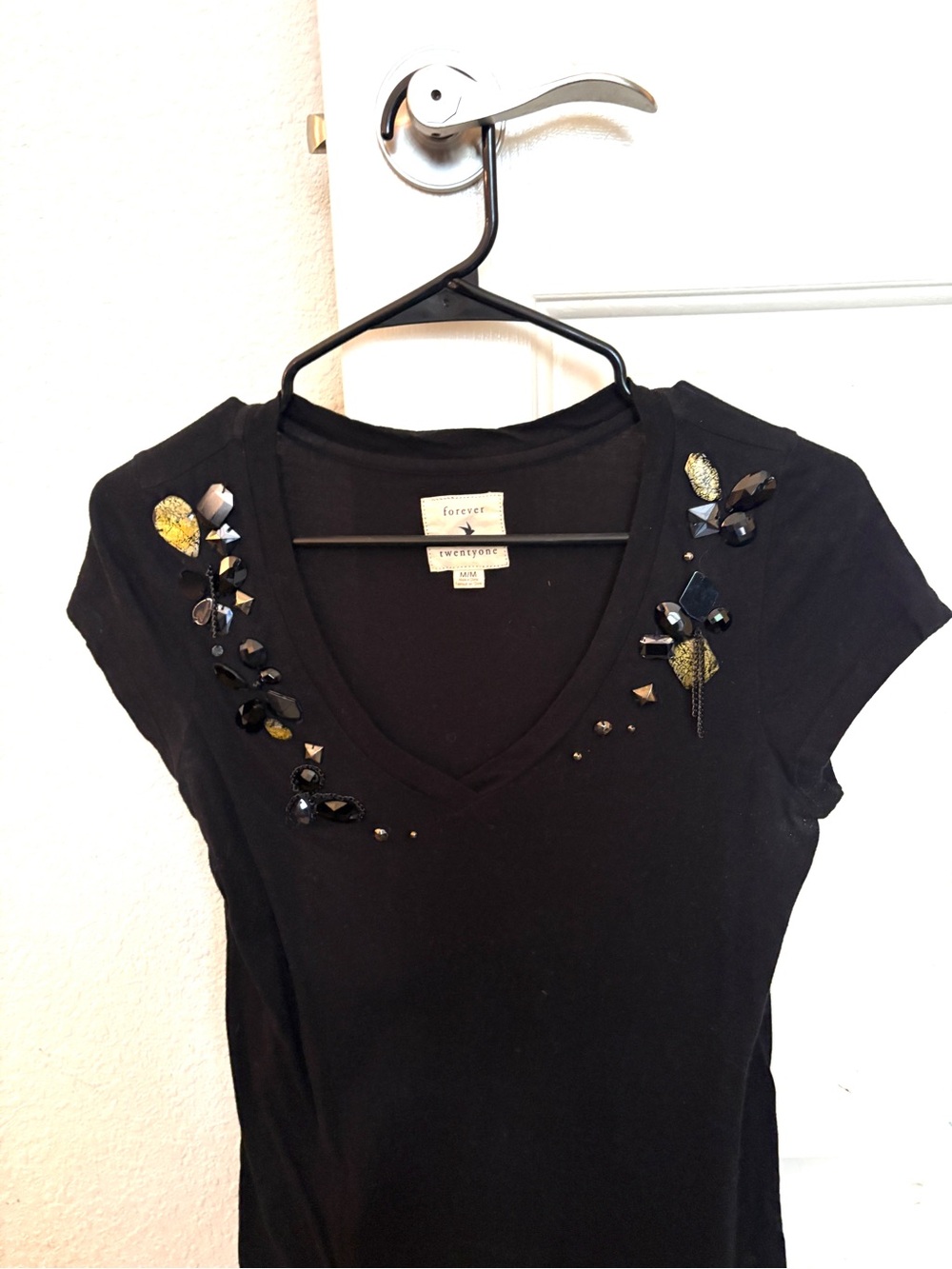 FOREVER 21 JEWELED TSHIRT MEDIUM shirt